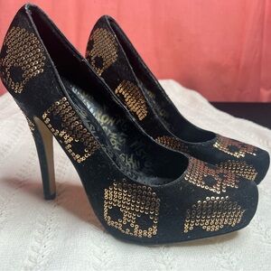 Iron fist Black velvet with gold sequin skulls high heels sz 10